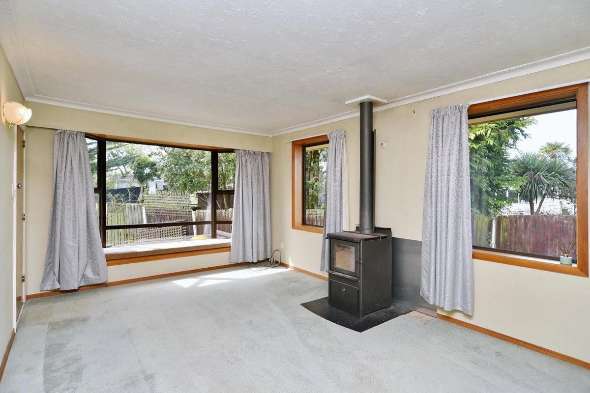 4/17 Bond Street, Waltham, Christchurch - Carousel 2