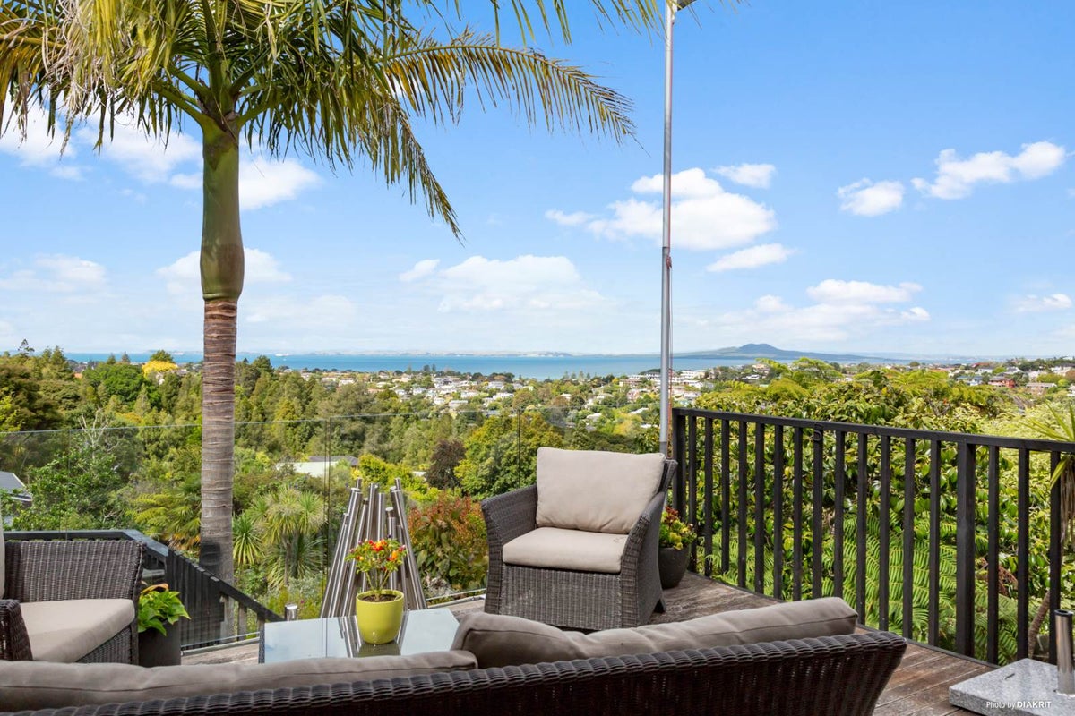 2/226 Glenvar Road, Torbay, Auckland - Carousel 1
