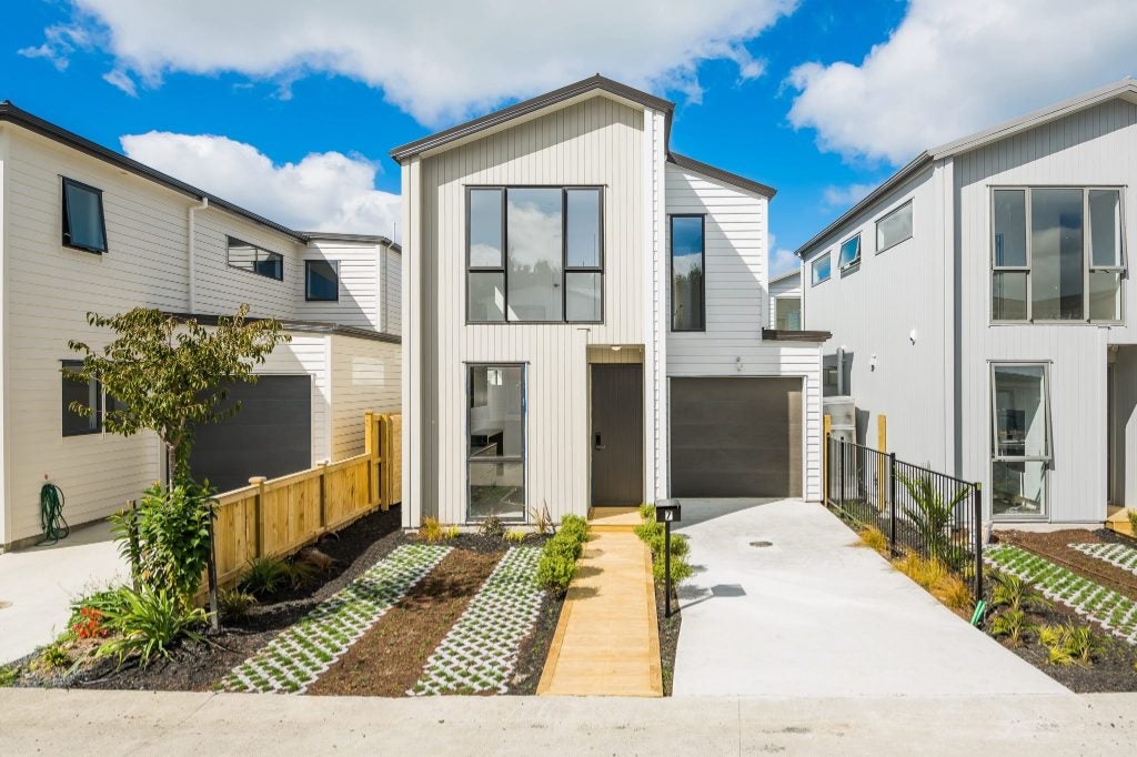 7 Pihoihoi Place, Hobsonville, Auckland - Carousel 1