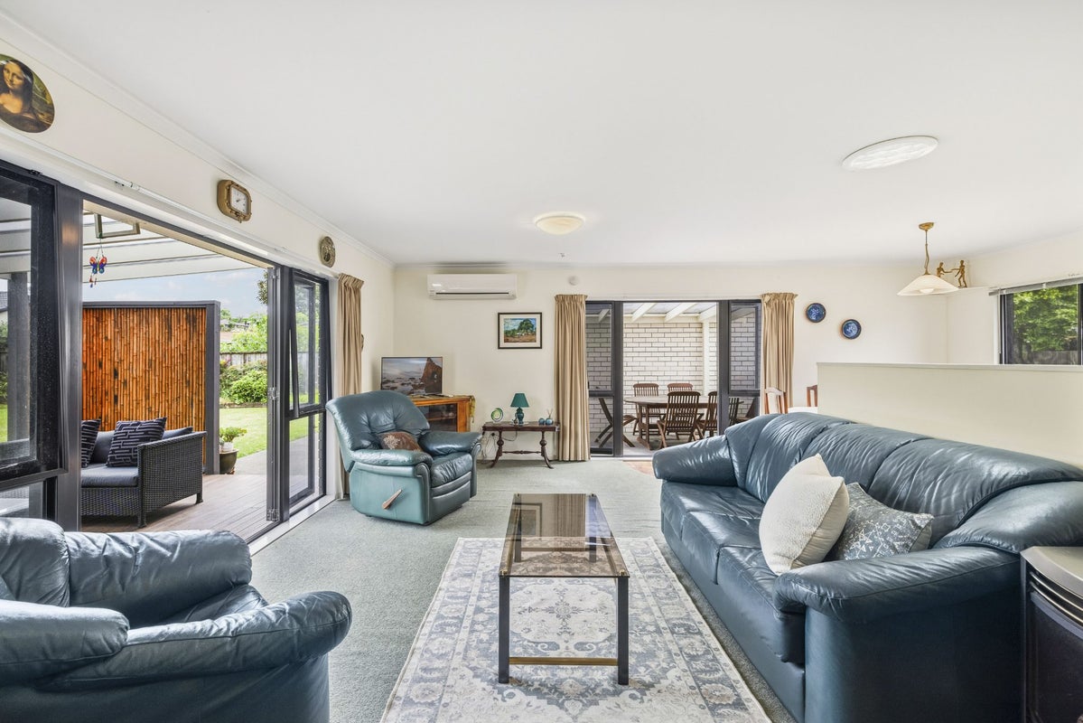 10 Hidcote Place, Bethlehem, Tauranga - Carousel 2