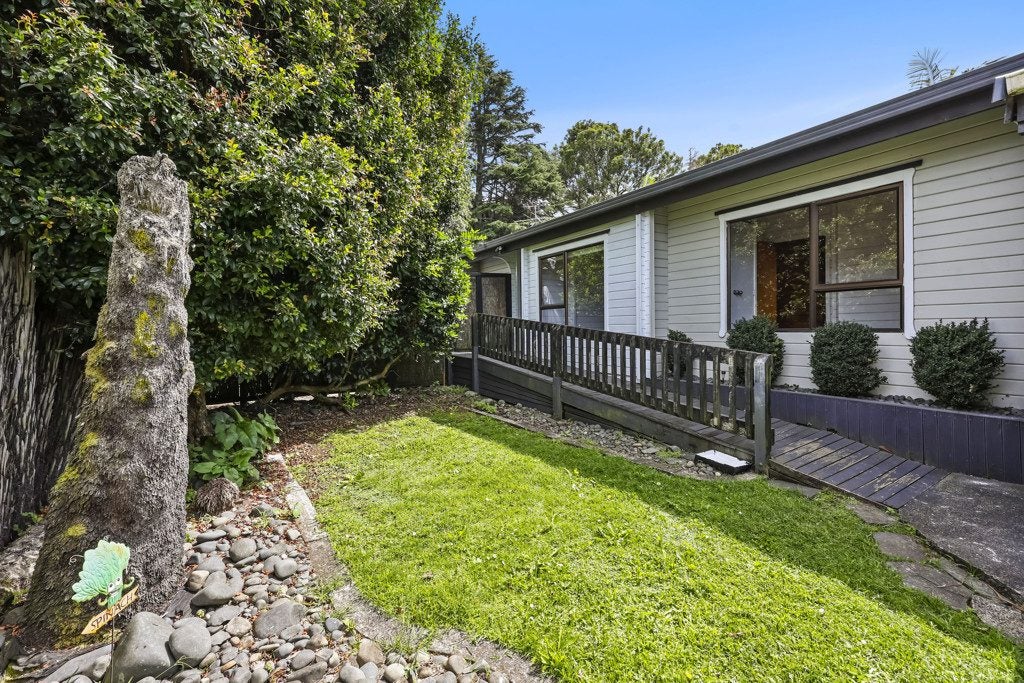 4 Kamulla Court, Conifer Grove, Takanini - Carousel 22