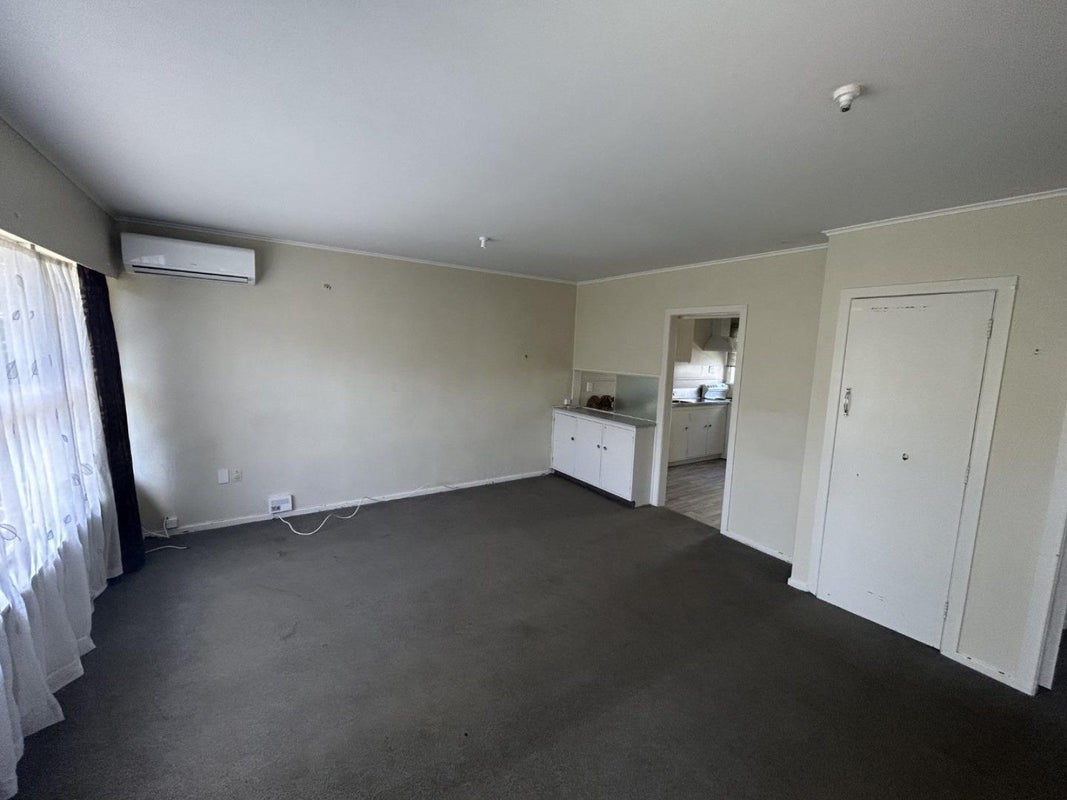 1241 Victoria Street, Whitiora, Hamilton - Carousel 2