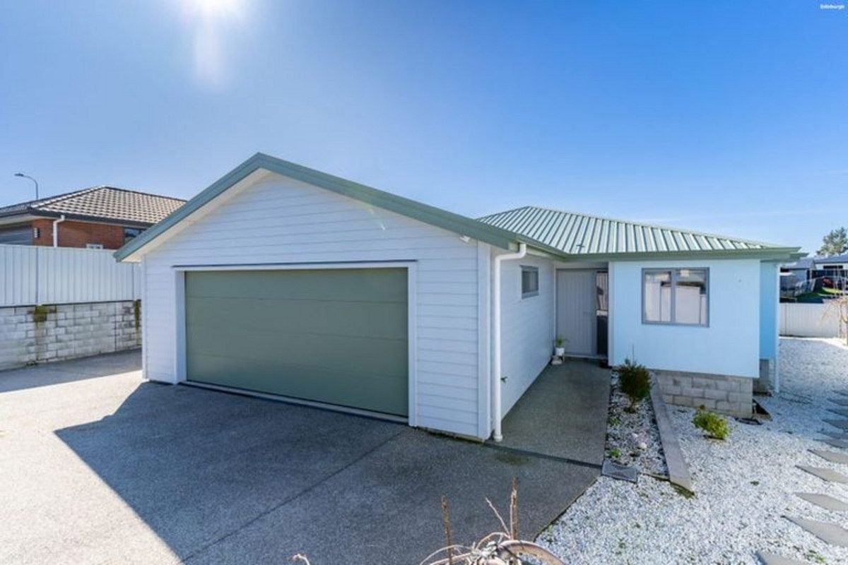25 Westgate, Corstorphine, Dunedin - Carousel 1