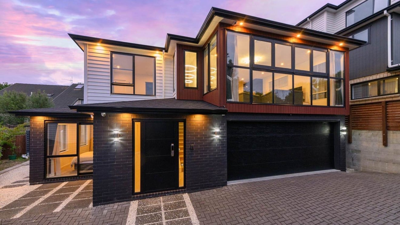121D New Windsor Road, New Windsor, Auckland - Carousel 1