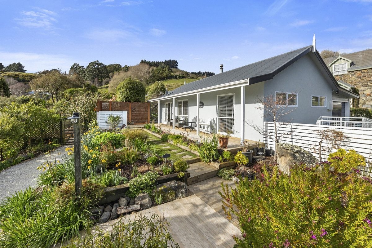 23 Greenacres Street, Macandrew Bay, Dunedin - Carousel 1