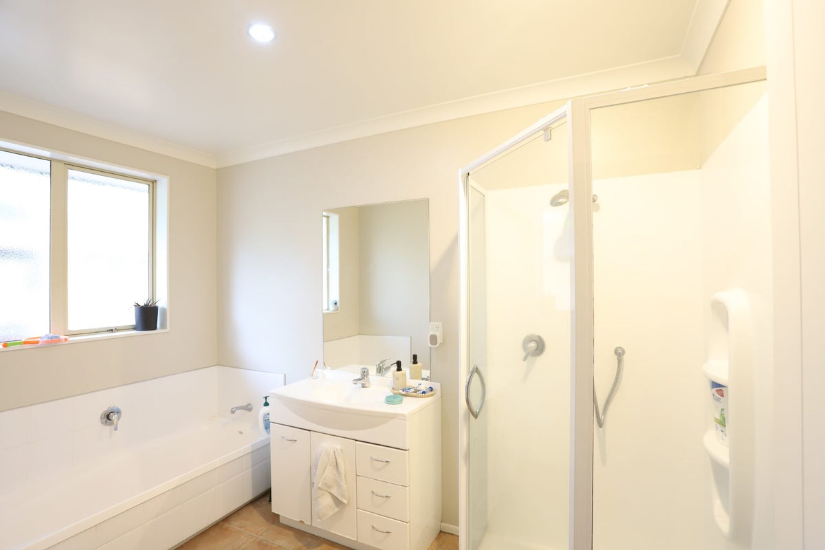 62 Barrington Drive, Huntington, Hamilton - Carousel 8