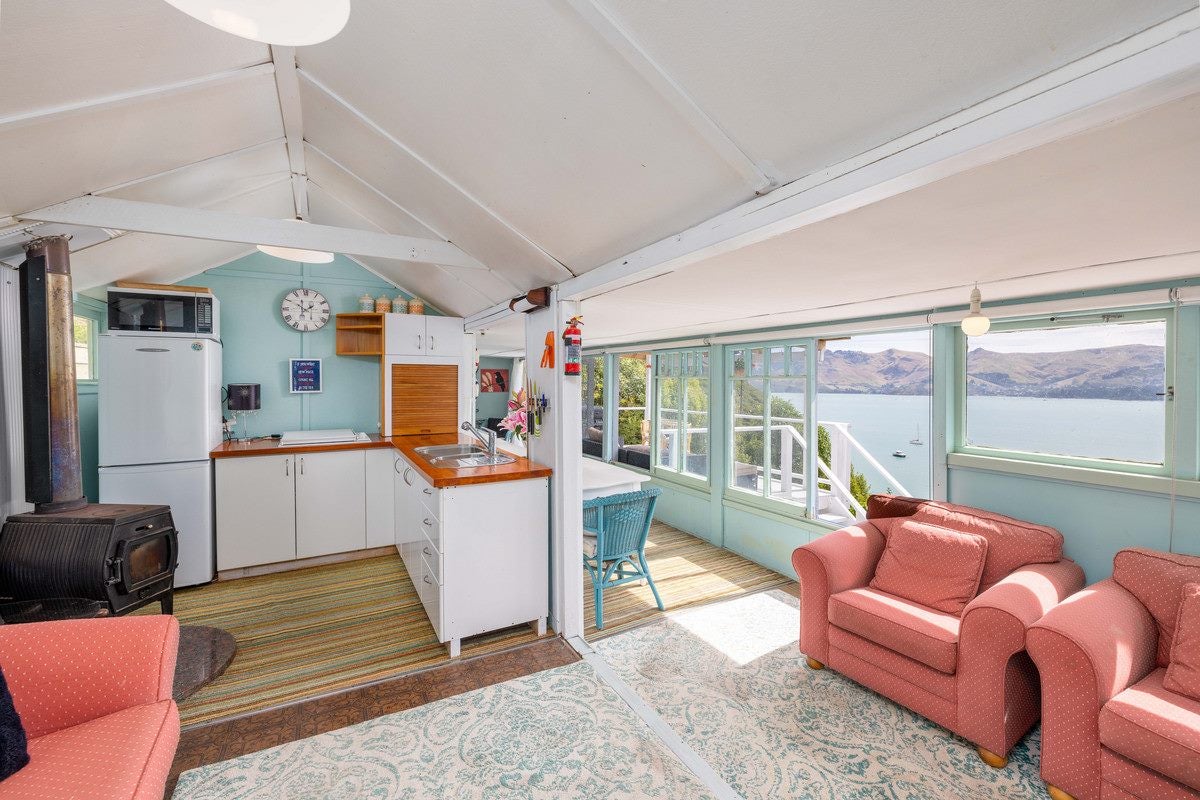 301 Marine Drive, Charteris Bay, Governors Bay - Carousel 2