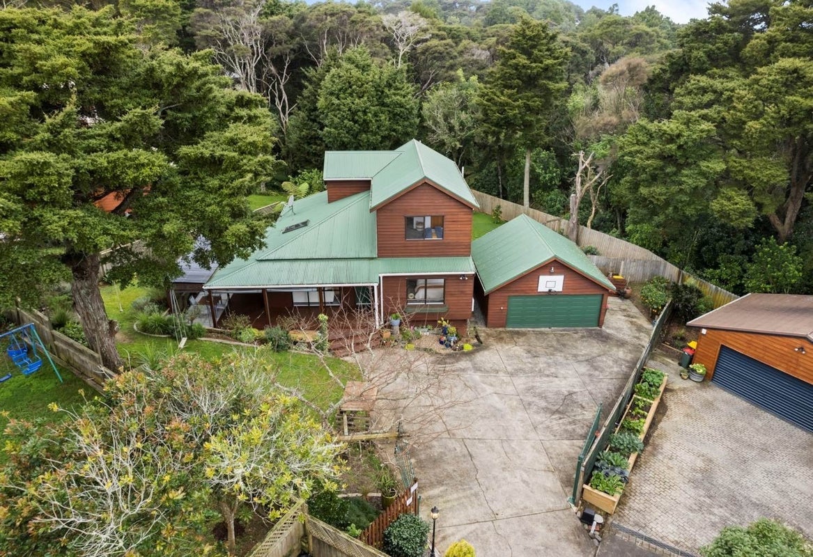 10 Corokia Place, Totara Heights, Auckland - Carousel 2