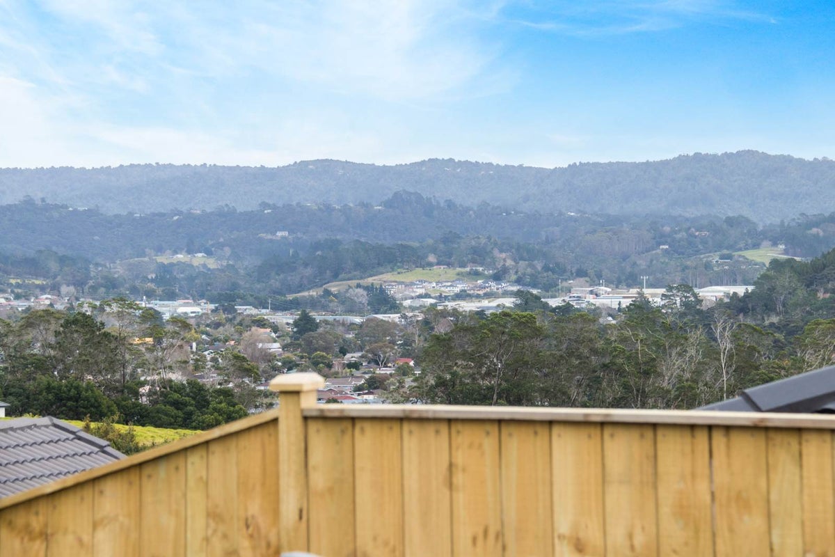 12 Tararua Street, Massey, Auckland - Carousel 25