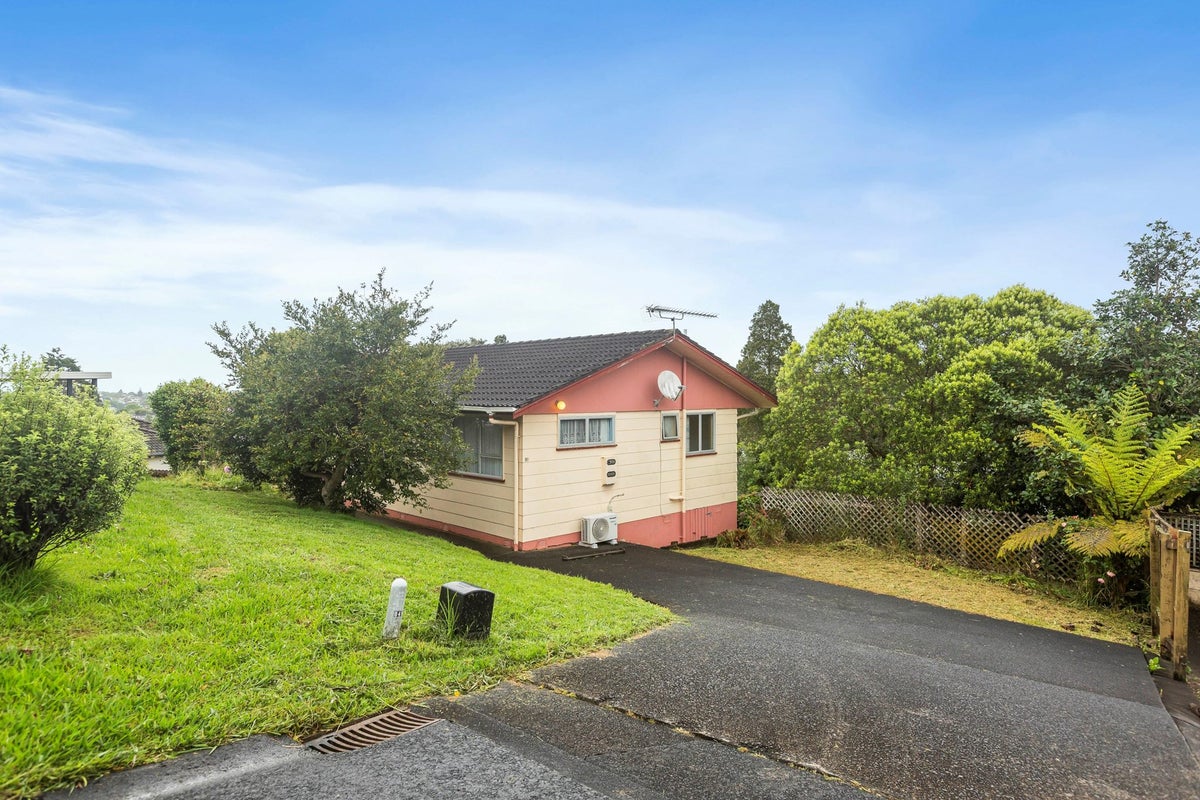 35 Sycamore Drive, Sunnynook, Auckland - Carousel 1