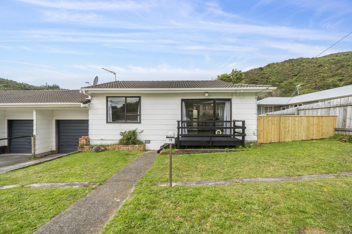 1/1 SUNNY GR, Wainuiomata, Lower Hutt - Carousel 1