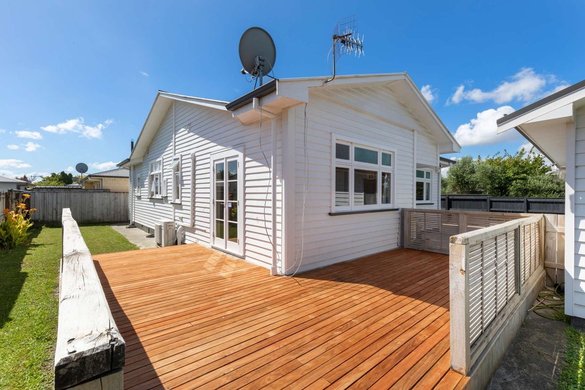 61 Ferguson Street, Awapuni, Palmerston North - Carousel 1