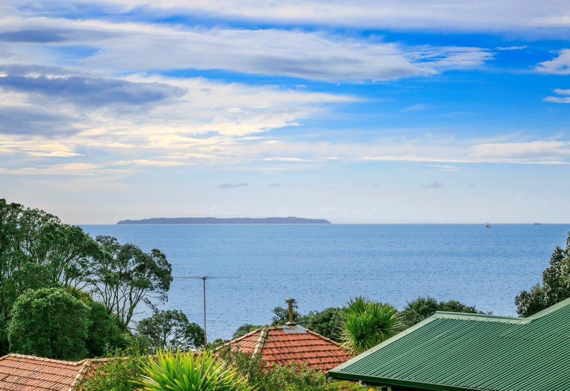 65 Churchill Road, Murrays Bay, Auckland - Carousel 11