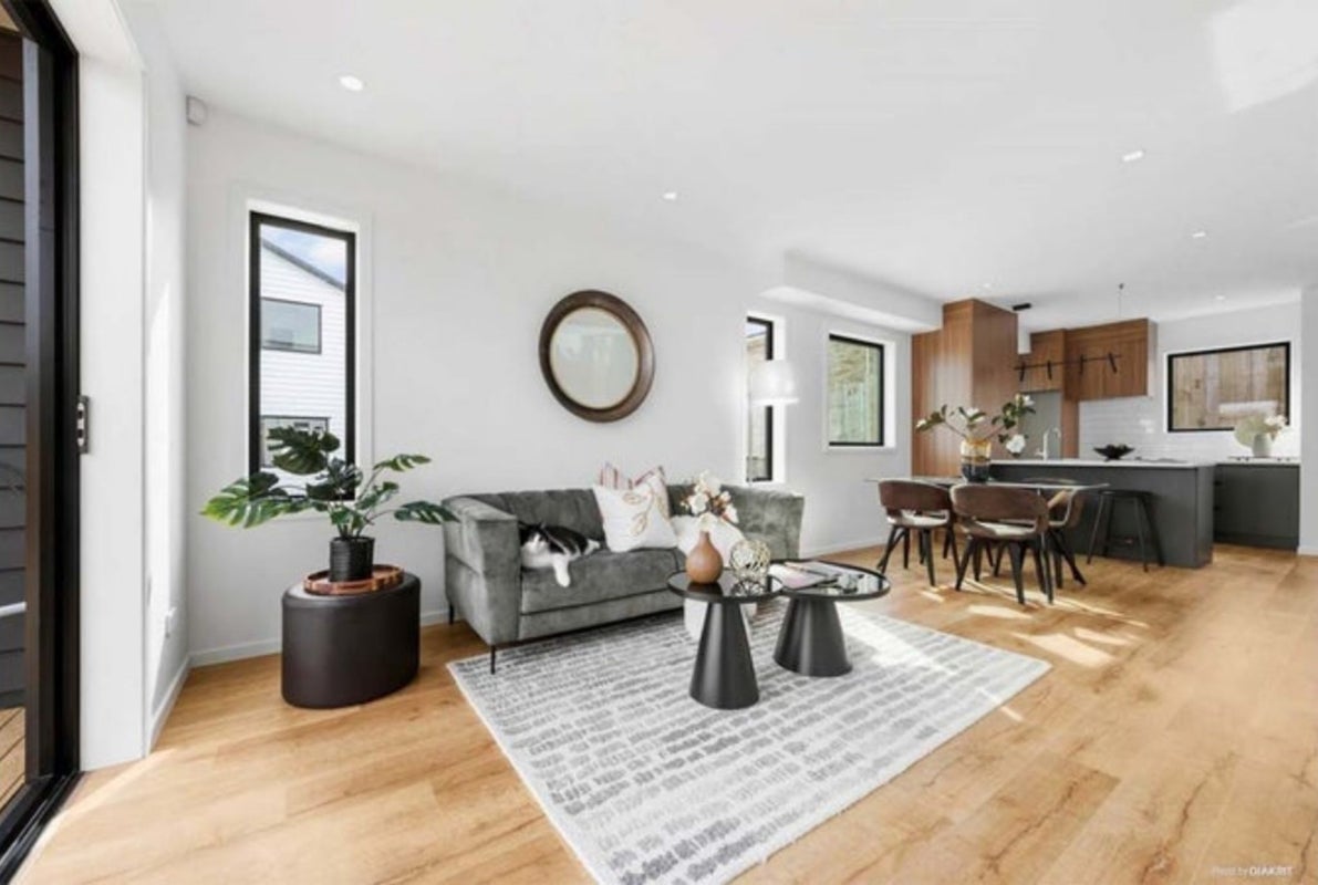 3/85 Royal View Road, Te Atatu South, Auckland - Carousel 1