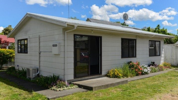 406A Burnett Street, Mahora, Hastings - Carousel 1