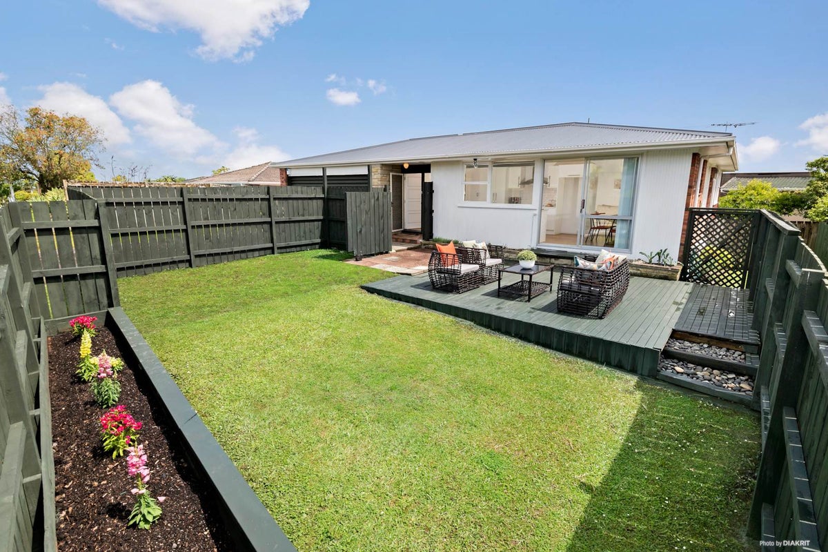 12 Landop Terrace, Howick, Auckland - Carousel 1