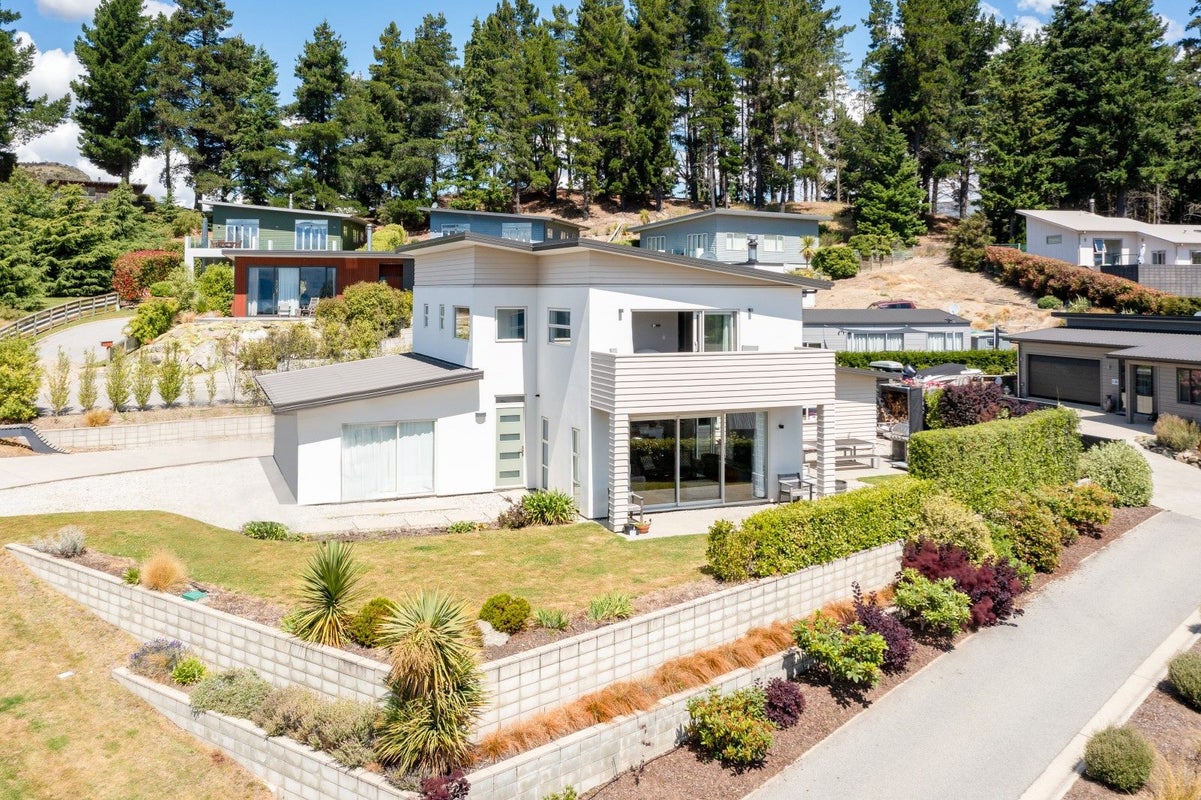 6 Bovett Place, Wanaka - Carousel 1