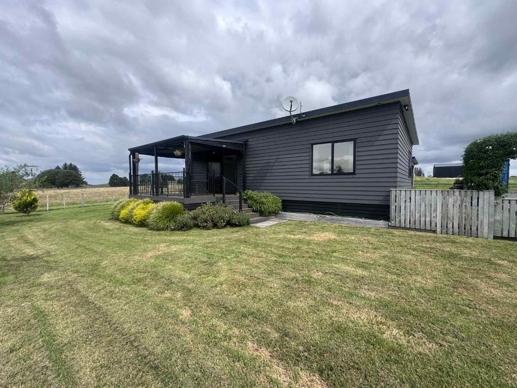 1184 Oturoa Road, Rotorua - Carousel 1