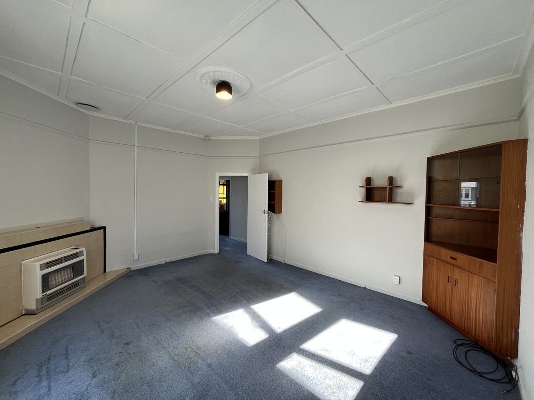 23 Collins Street, Petone, Lower Hutt - Carousel 2
