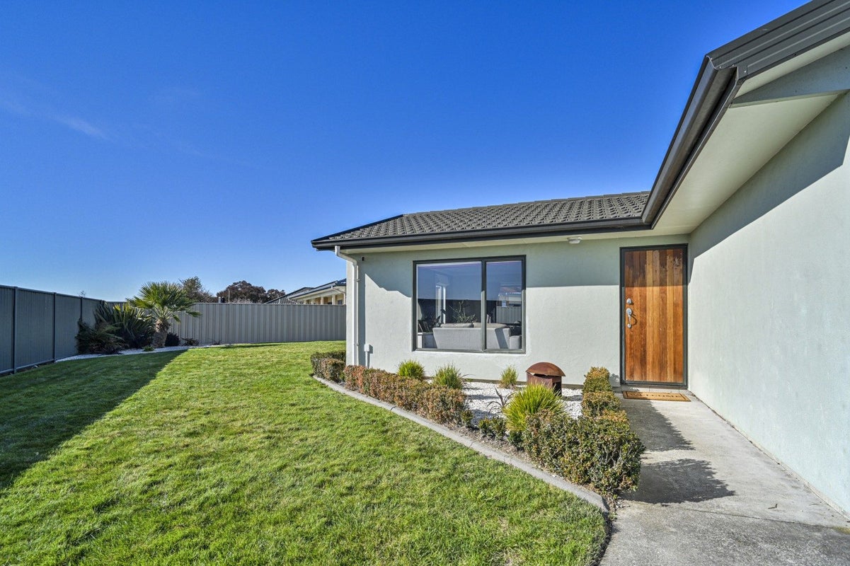 8 Prestige Place, Flaxmere, Hastings - Carousel 2