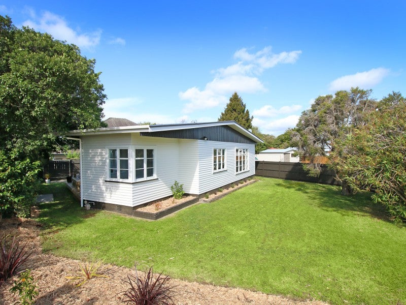 1 Winston Avenue, Hokowhitu, Palmerston North - Carousel 2