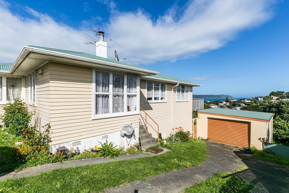 47 Herewini Street, Titahi Bay, Porirua - Carousel 1