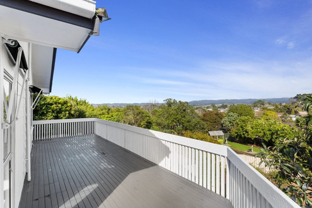 8 Skyla Place, Massey, Auckland - Carousel 2