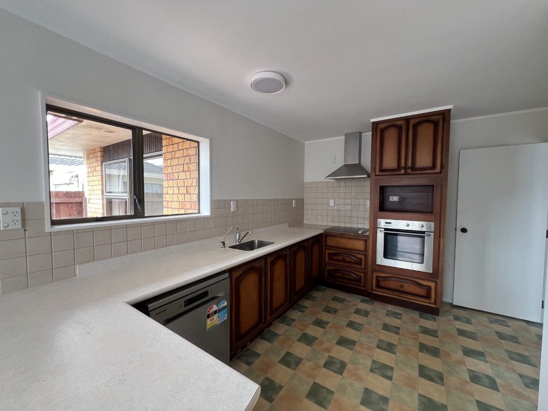 1/7 Alice Avenue, Orewa, Orewa - Carousel 2