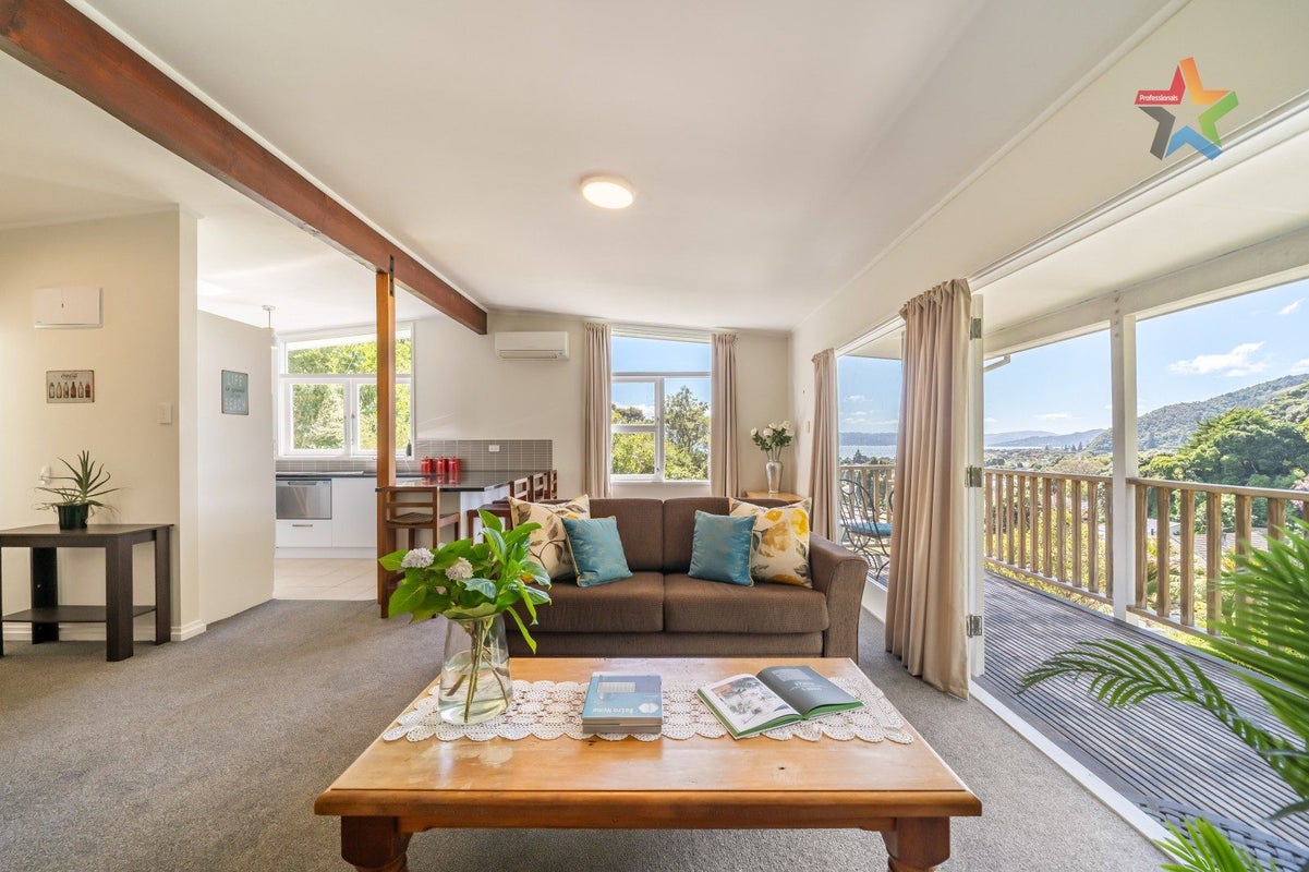 42A Nikau Street, Eastbourne, Lower Hutt - Carousel 2