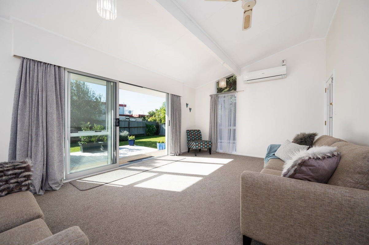 7B Tyrone Place, Tamatea, Napier - Carousel 2