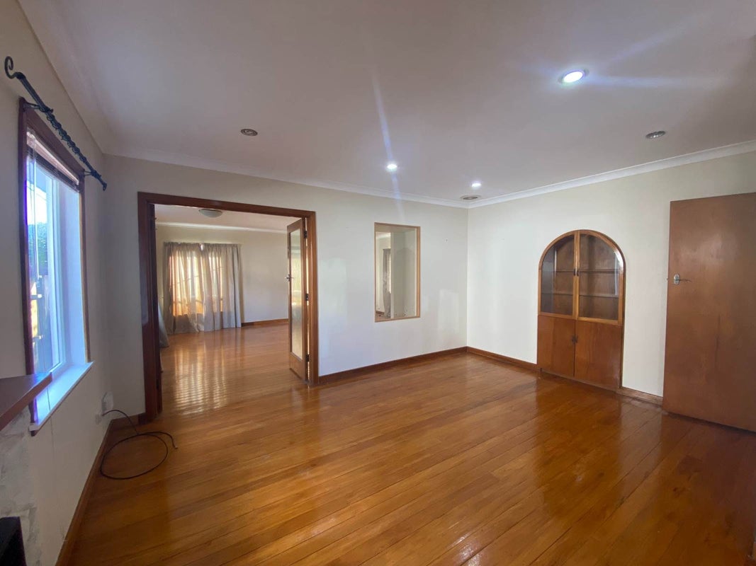 20 Arahoe Road, New Lynn, Auckland - Carousel 2