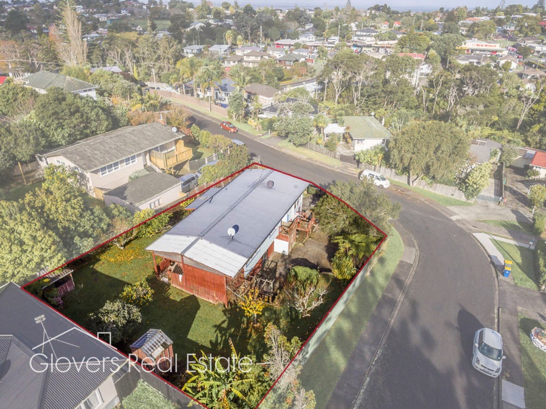 5 Thuja Street, Green Bay, Auckland - Carousel 15
