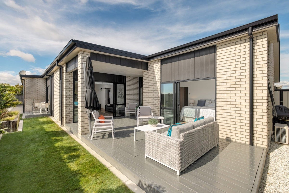 11 Sarcodia Place, Papamoa Beach, Papamoa - Carousel 1