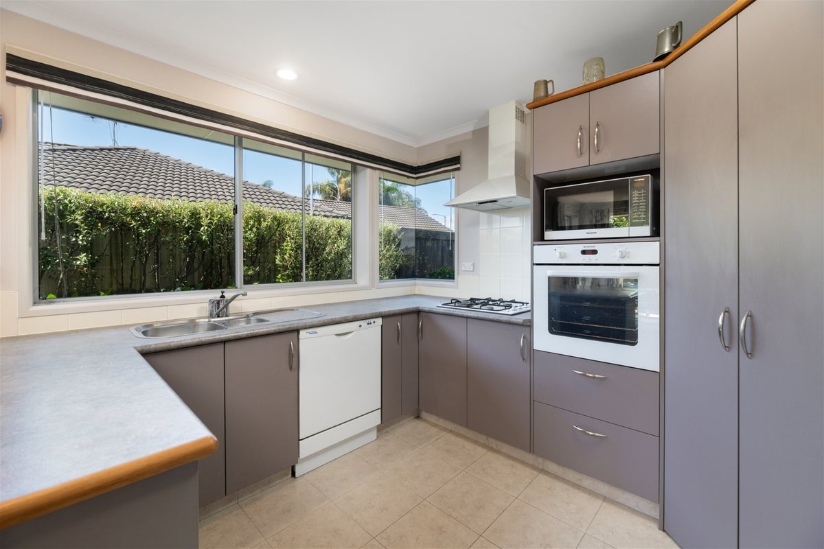 8 Carrington Drive, Papamoa Beach, Papamoa - Carousel 2