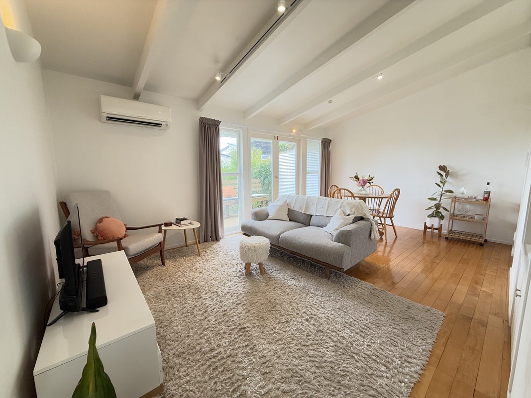 4B Meyrick Place, Meadowbank, Auckland - Carousel 1