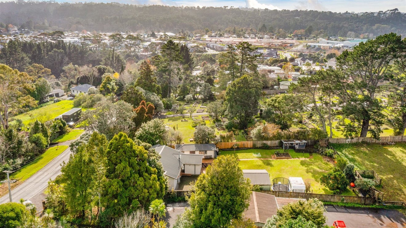 56 O'Neills Road, Swanson, Auckland - Carousel 32