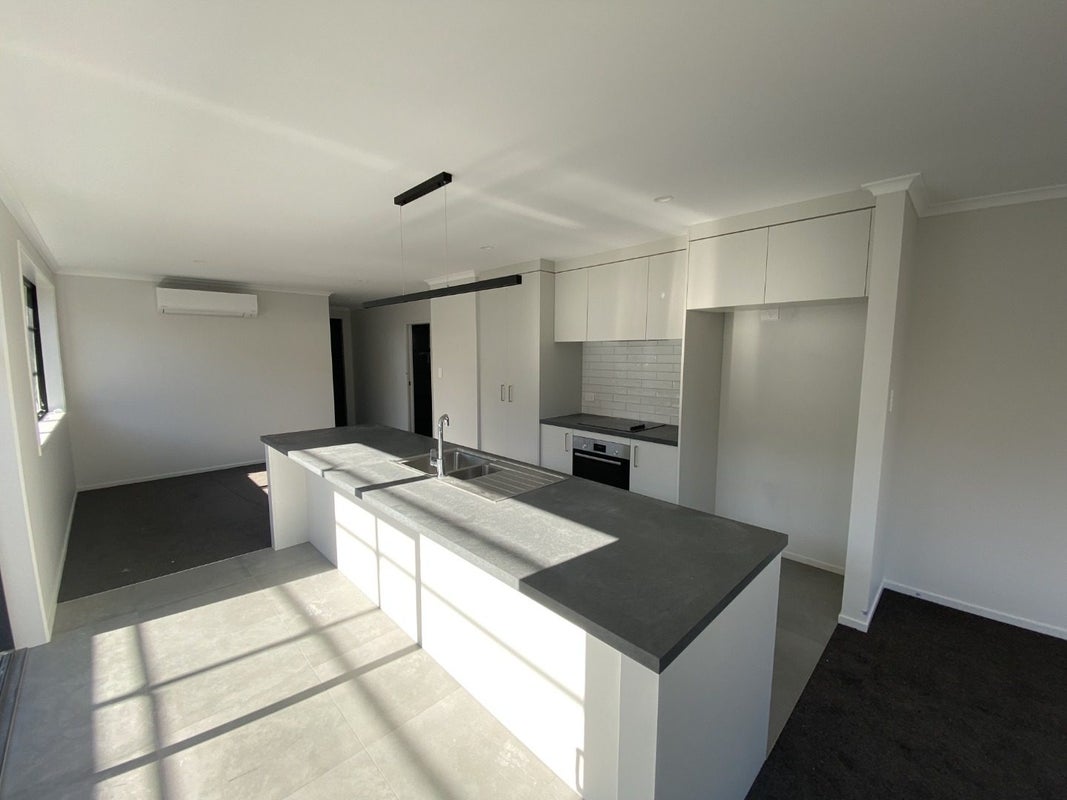 3 Hammick Crescent, Pyes Pa, Tauranga - Carousel 2