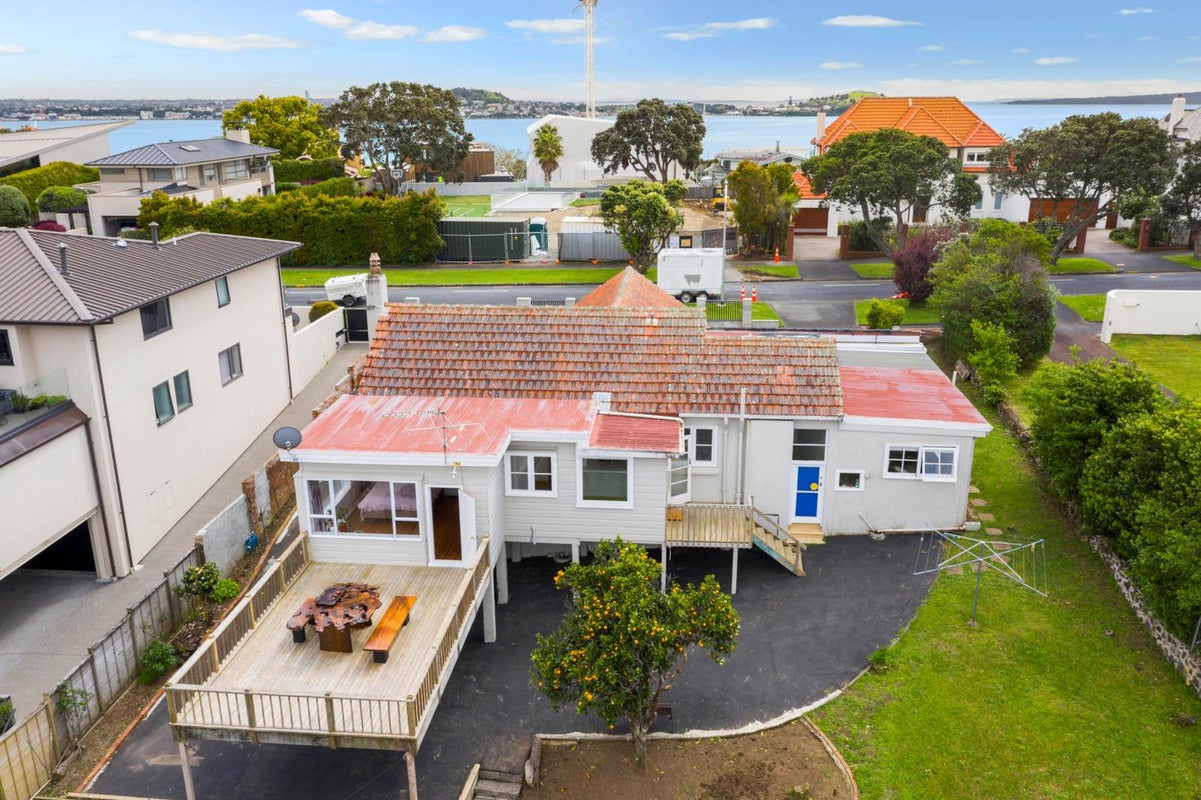 16 Tuhaere Street, Orakei, Auckland - Carousel 9