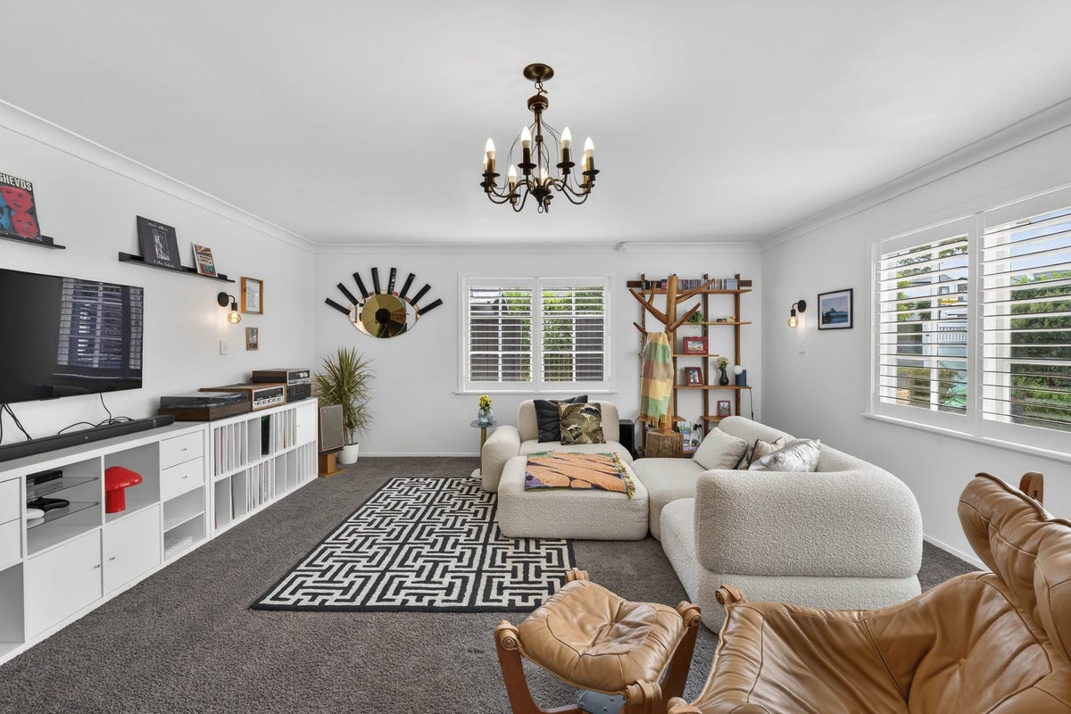 65 Kings Road, Panmure, Auckland - Carousel 2