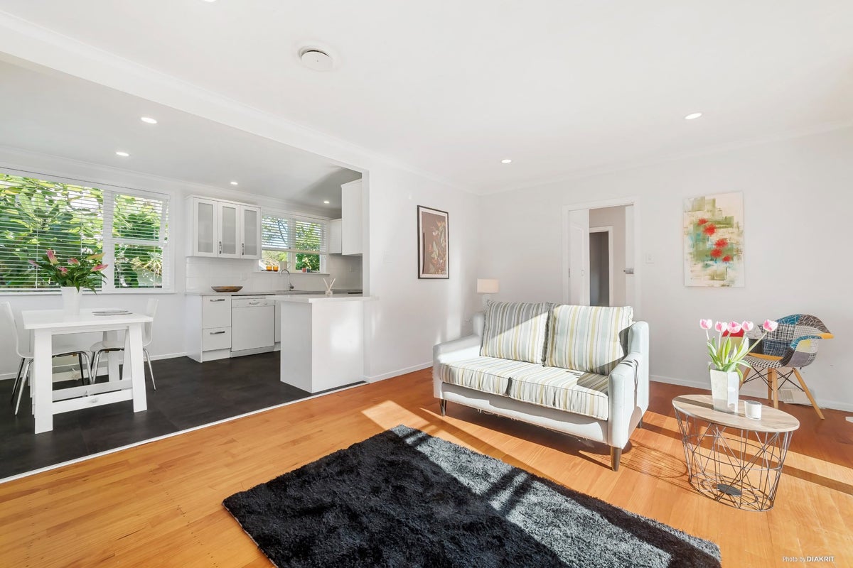 1/12 Wolsley Avenue, Milford, Auckland - Carousel 2