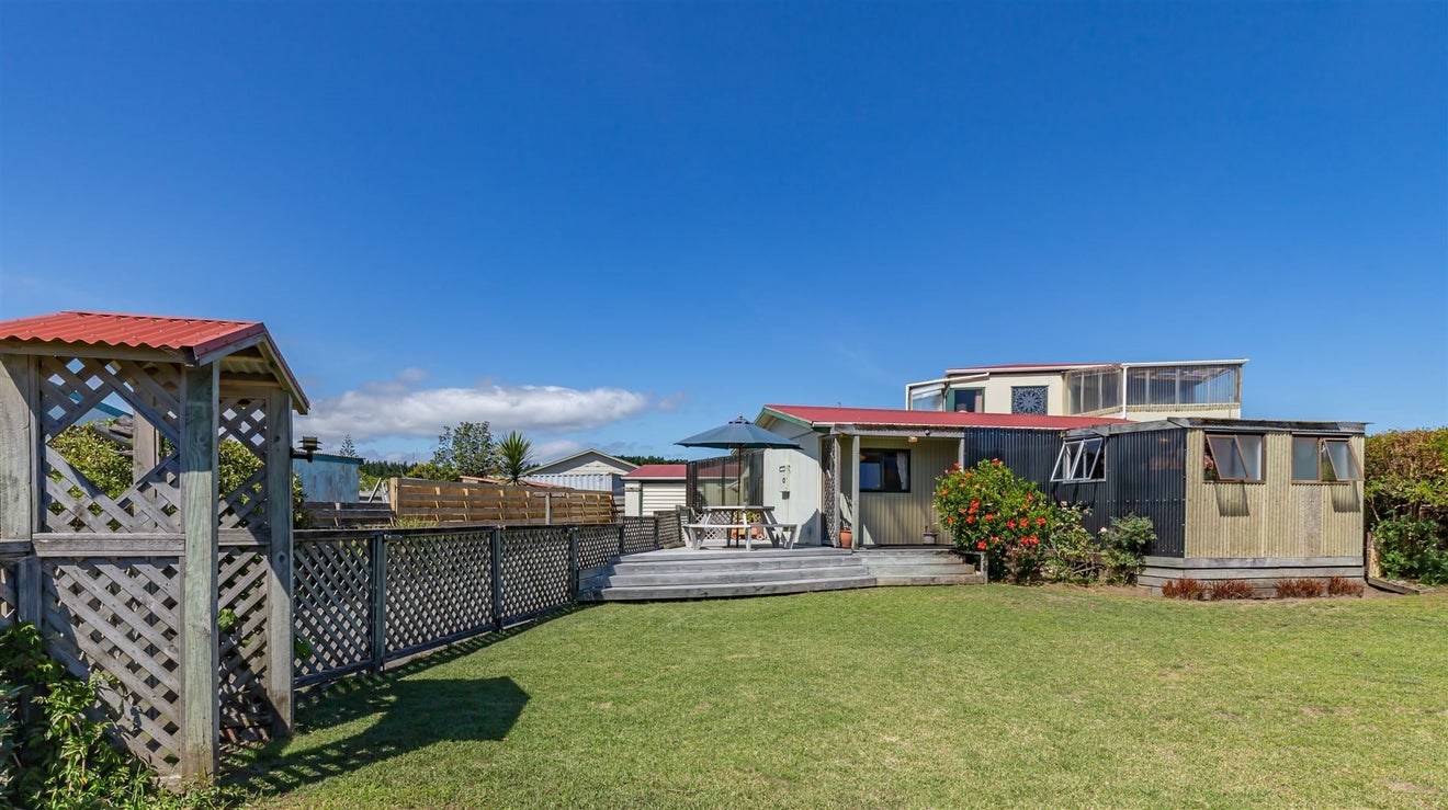 5 Takitimu Street, Waitarere Beach, Levin - Carousel 1