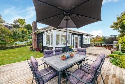 3 Kukupa Road, Sunnyvale, Auckland - Carousel 1