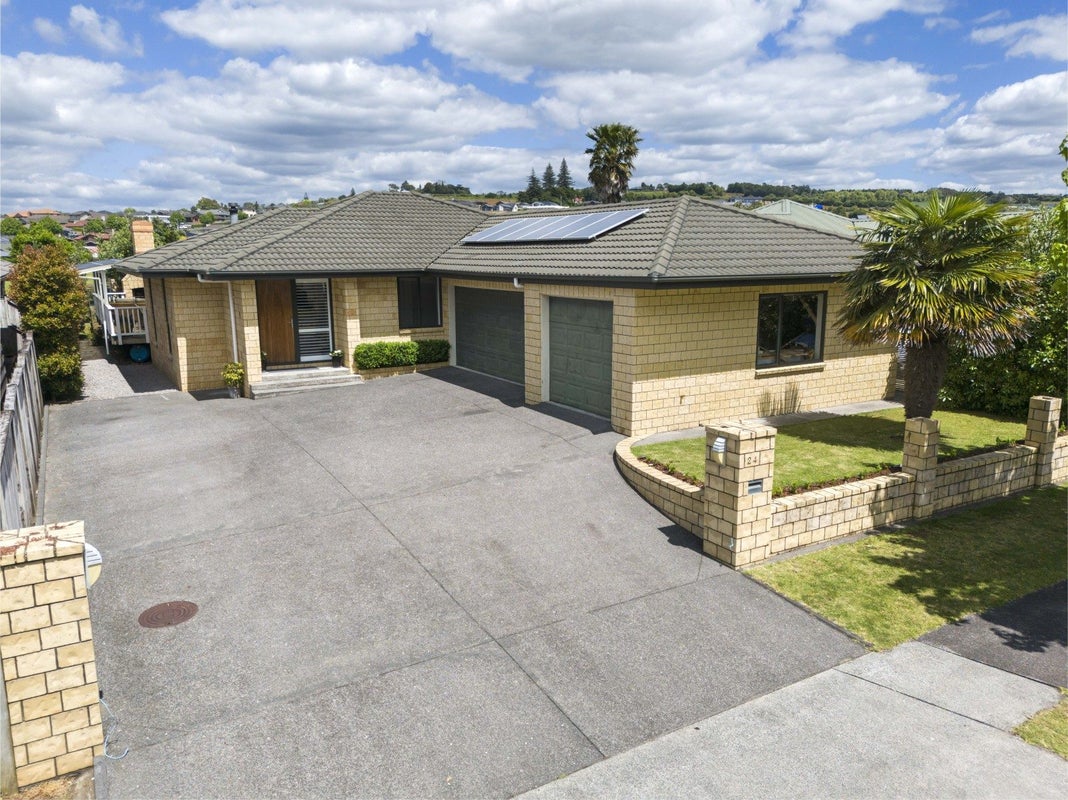 24 Sunset Drive, Pukekohe, Pukekohe - Carousel 1