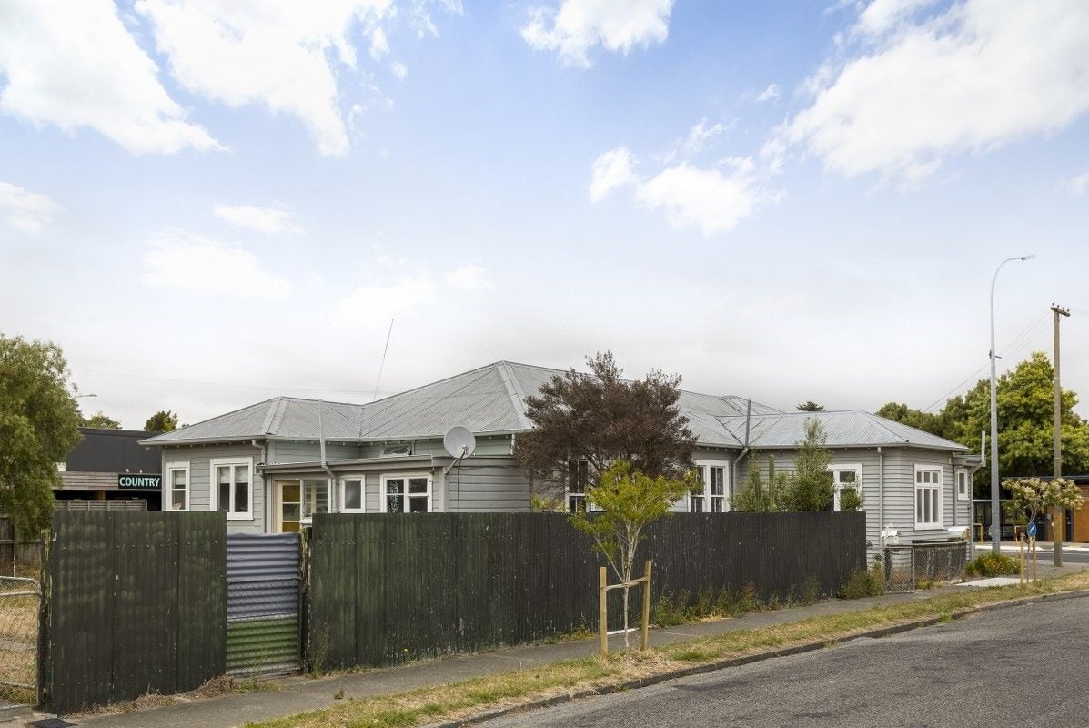 1 Duncan Street, Sumner, Christchurch - Carousel 1