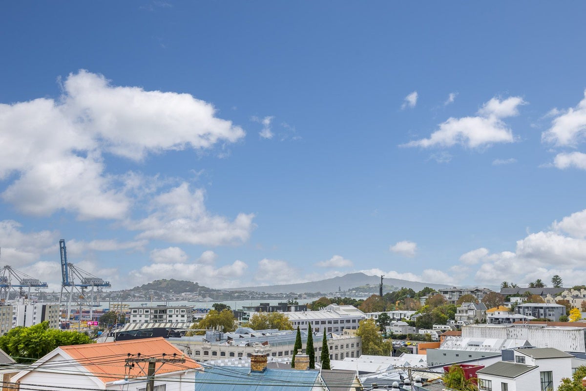 21 Windsor Street, Parnell, Auckland - Carousel 11