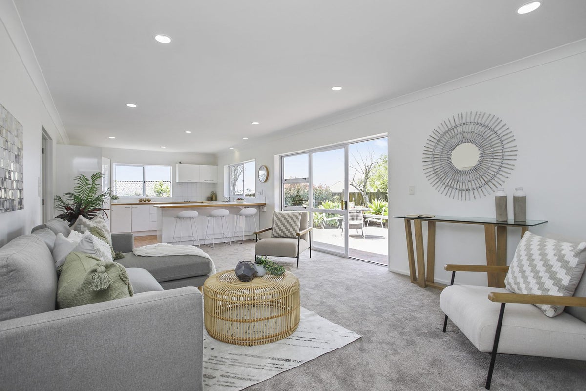 46 Simmental Crescent, Somerville, Manukau - Carousel 2