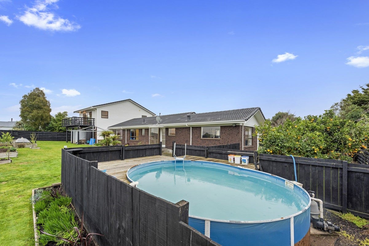 27 Highland Drive, Pukete, Hamilton - Carousel 2