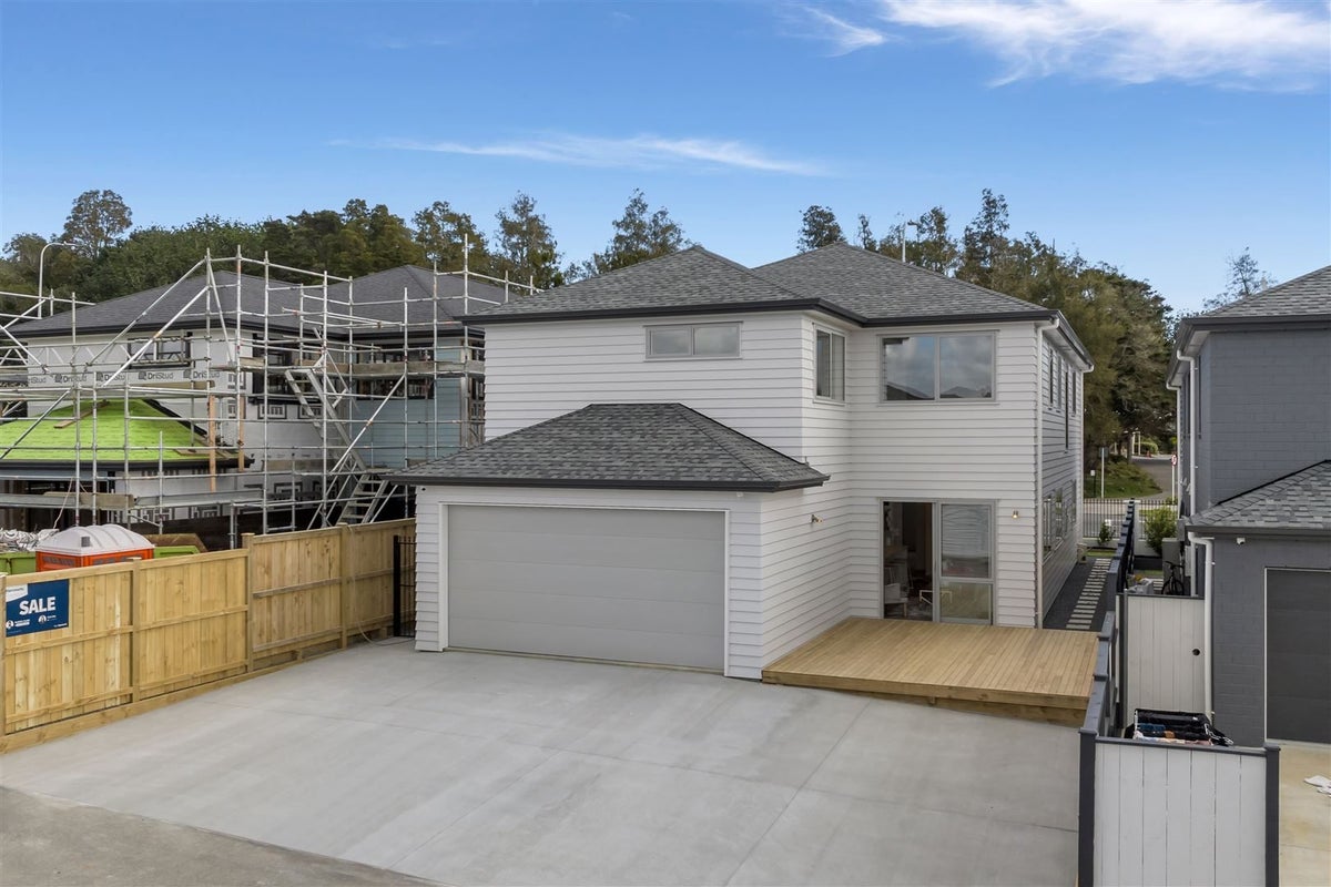 213C Murphys Road, Flat Bush, Auckland - Carousel 1