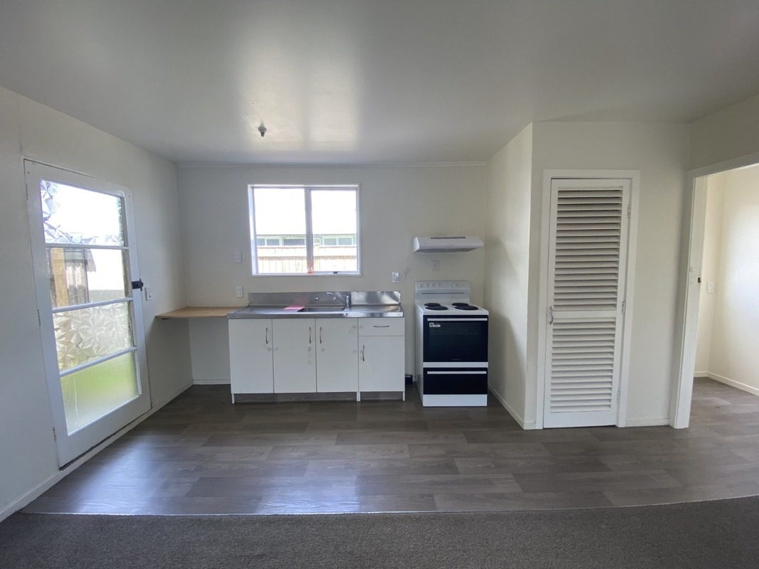 1/81 Linton Street, West End, Palmerston North - Carousel 2