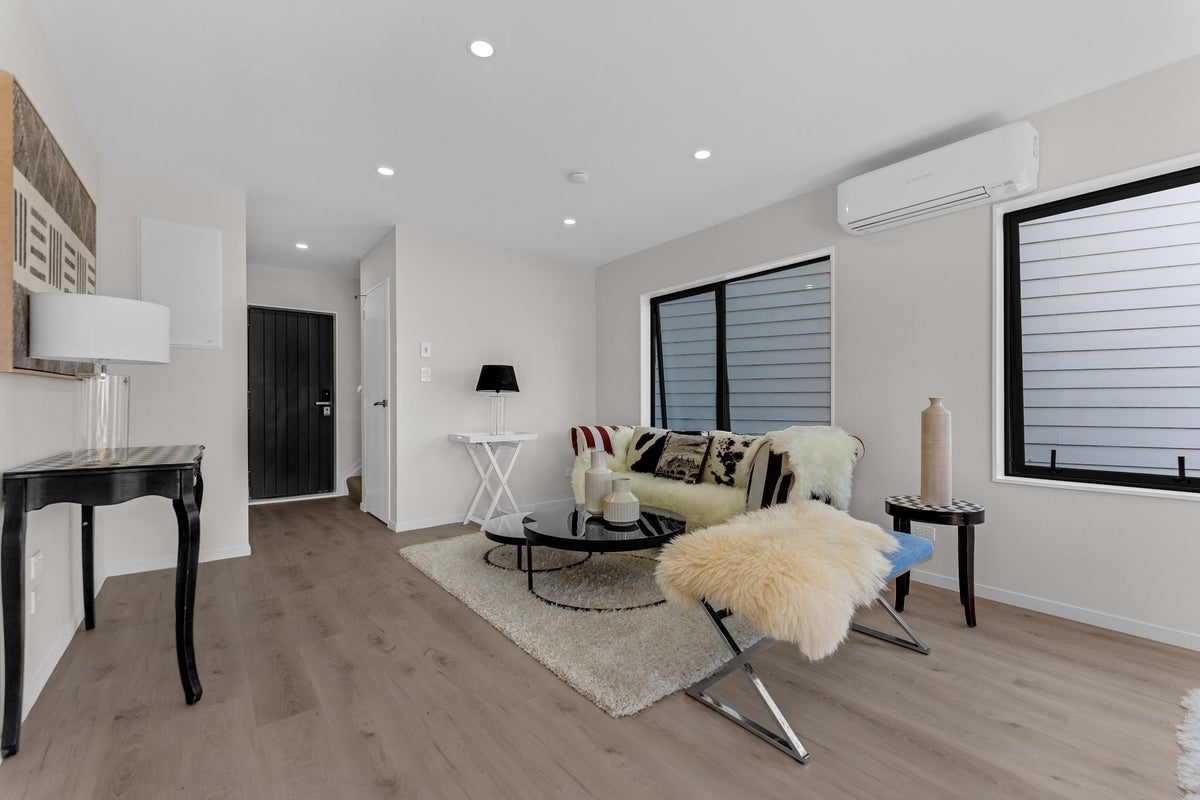 3 Convair Crescent, Mangere, Auckland - Carousel 2